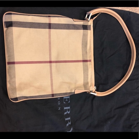 Authentic BURBERRY Shoulder Bag. - Picture 3 of 11